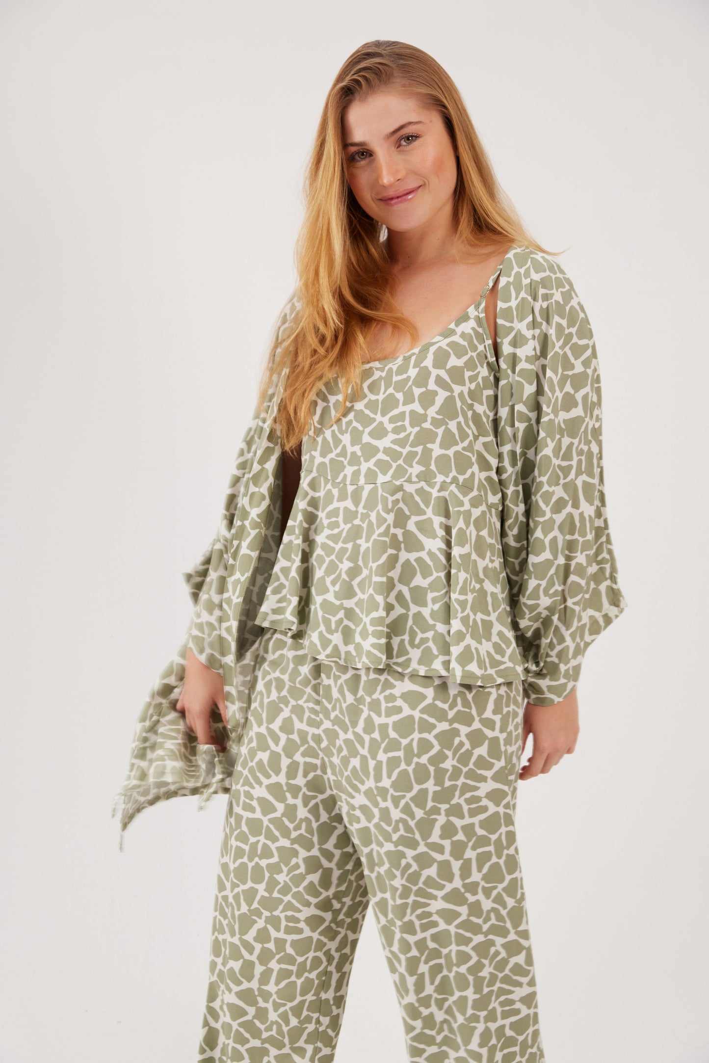 SERENA Kimono + Camisa + Pantalón